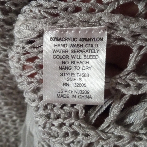 Entro Gray Open Knit Crochet Fringe Trim Half Sleeve Top Nylon Blend Size Small - Picture 8 of 8